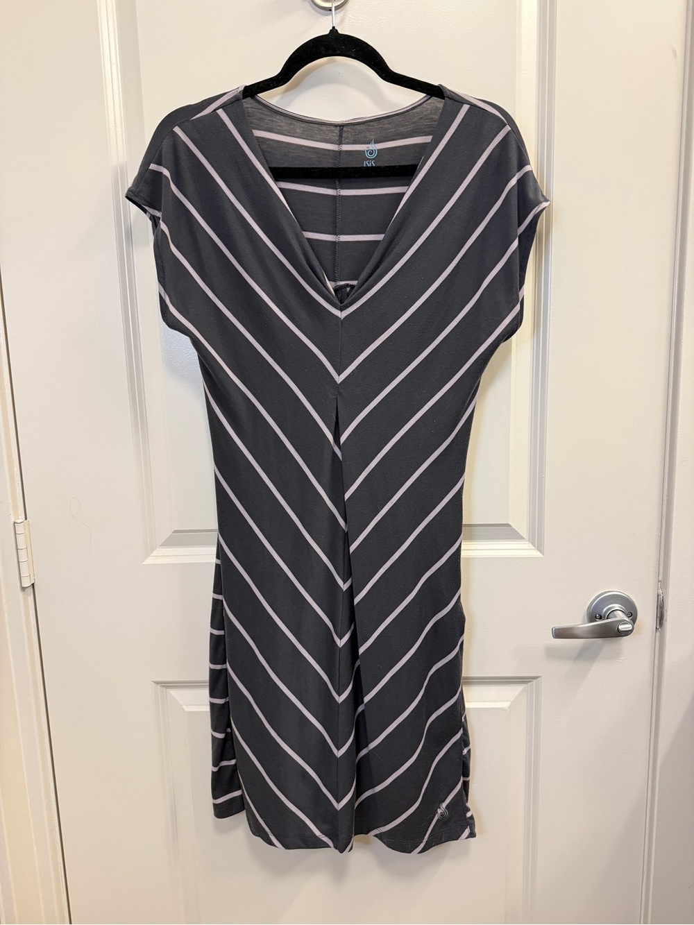 ISIS For Women Sz M Striped V-Neck Dress  Charcoal Gray Lightweight Shortsleeve